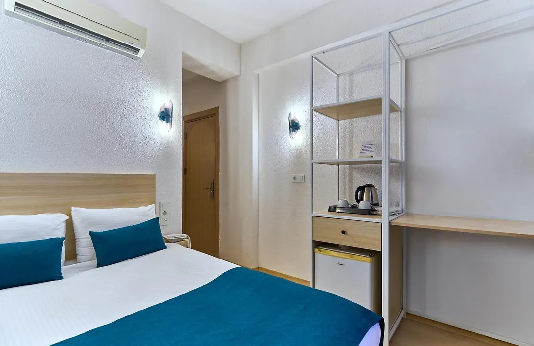 Mia Hill Suites-1