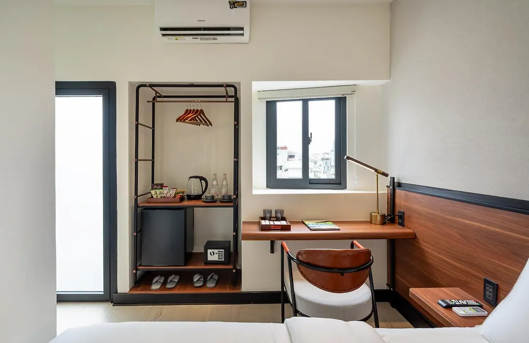 Metrolux City Contemporary Hotel-1