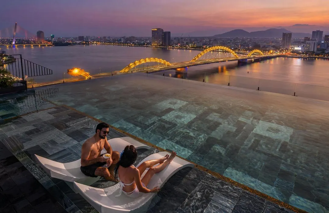 Caro Premium Danang Hotel-1