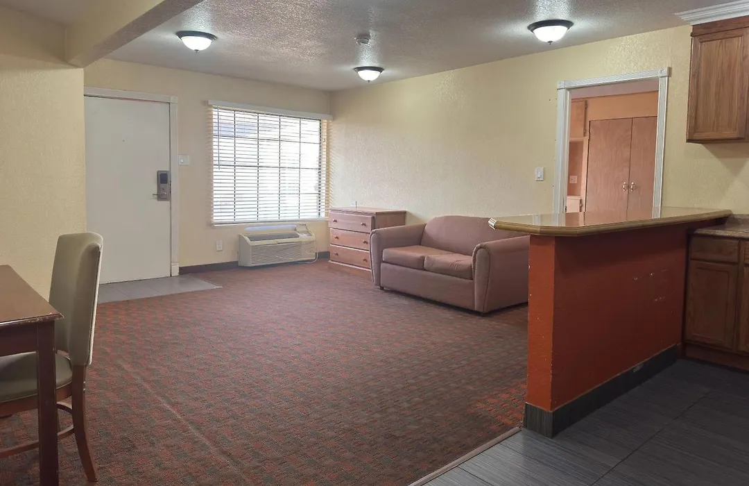 Travelodge By Wyndham Lubbock-1