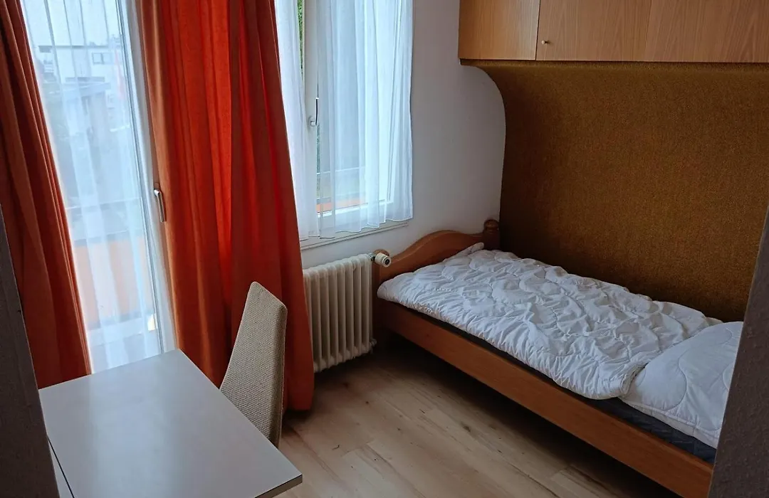 Adrenalin Backpackers Hotel-1