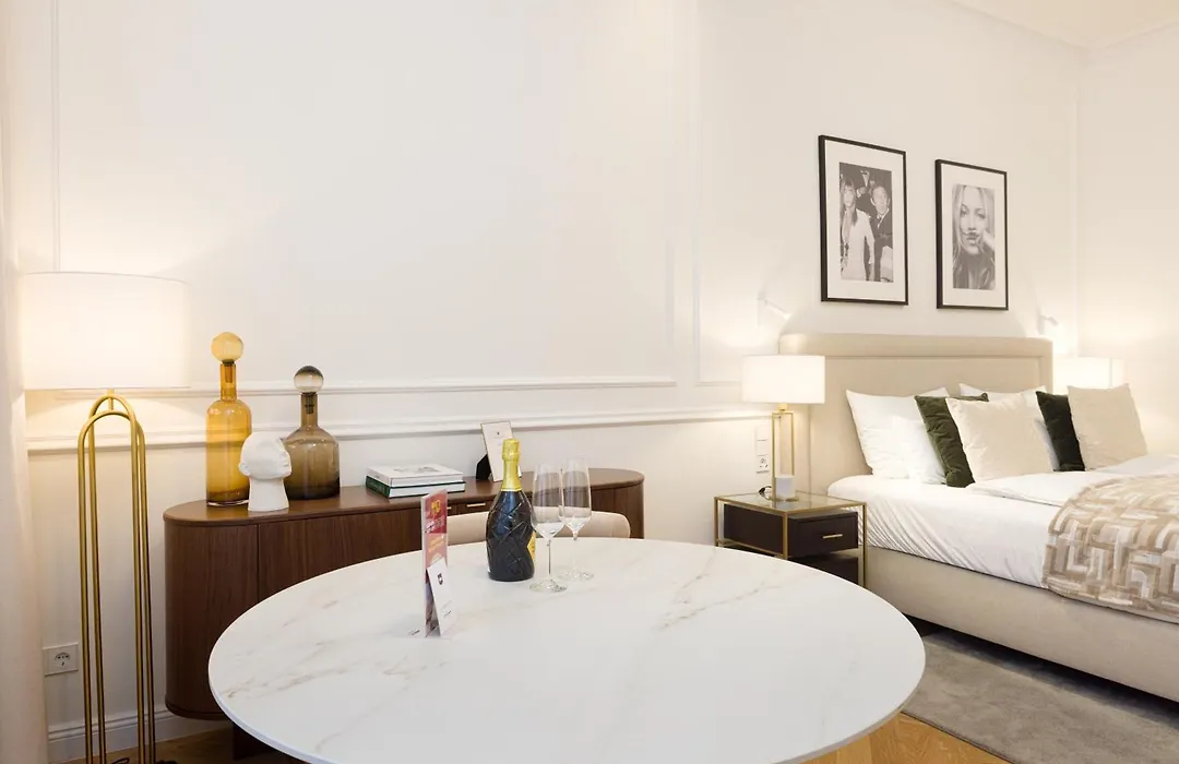 Rafael Kaiser - Signature Apartments City Centre-1