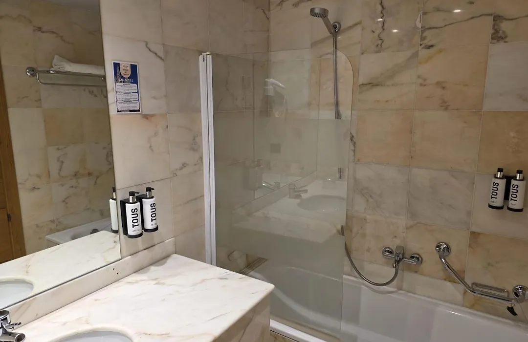 Hotel Corona De Castilla Burgos-1
