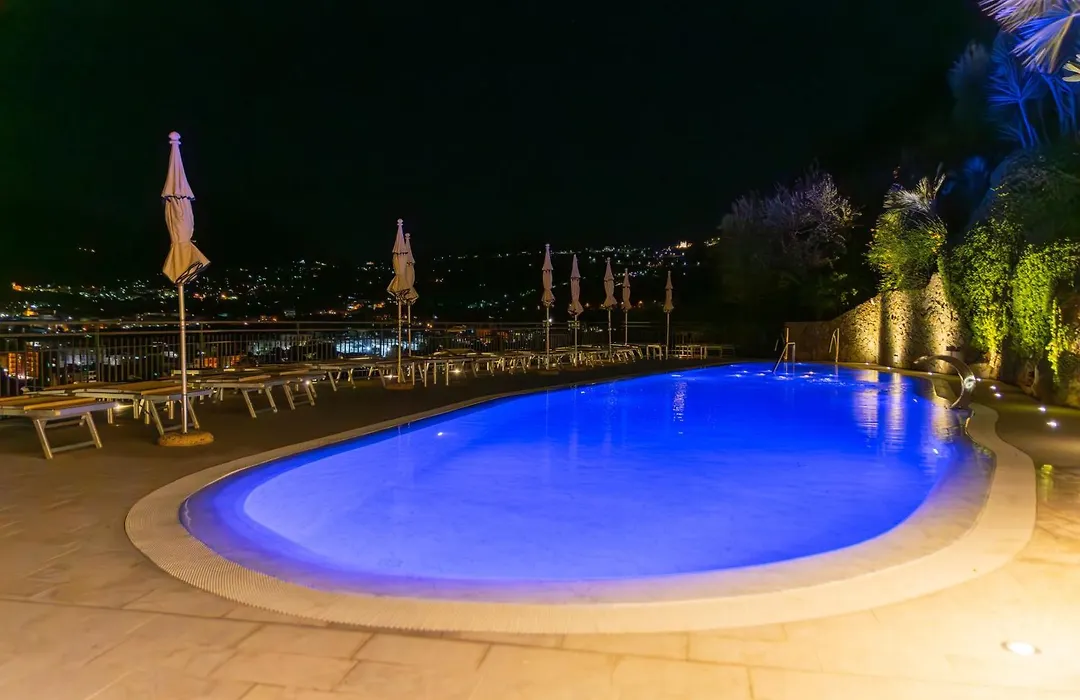 Hotel Cristina-1