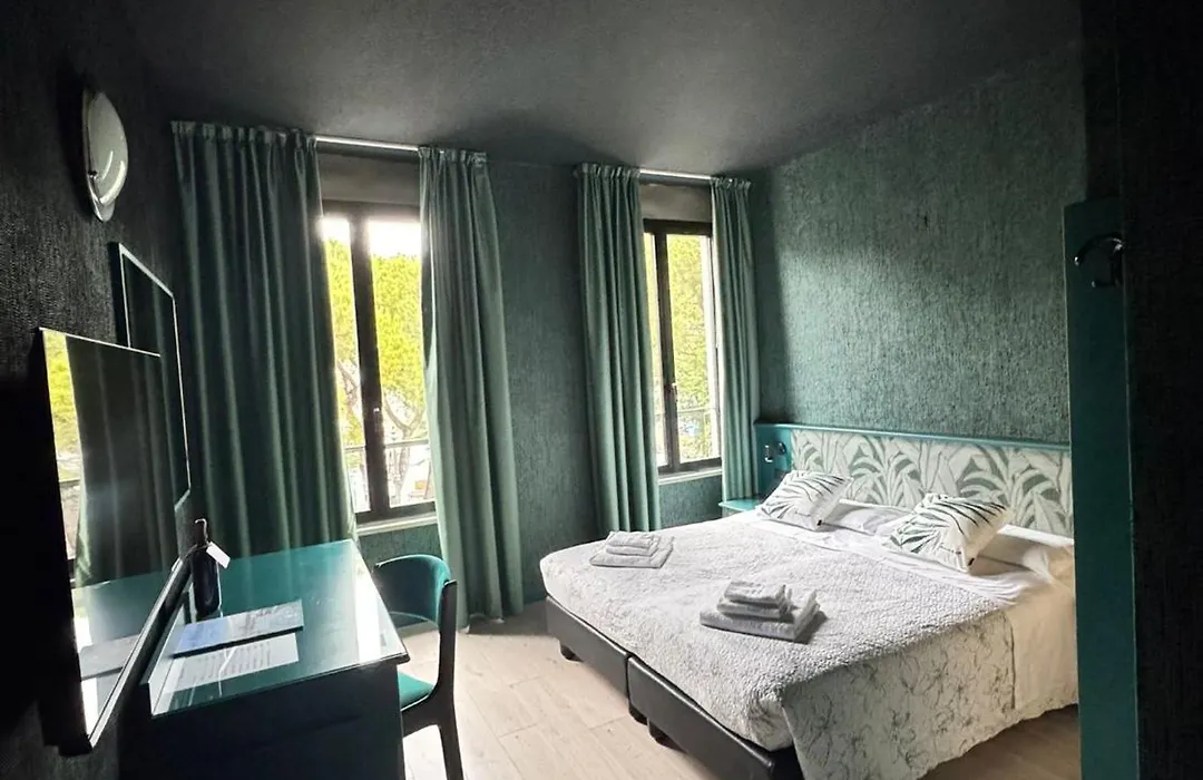 Hotel Plaza-1