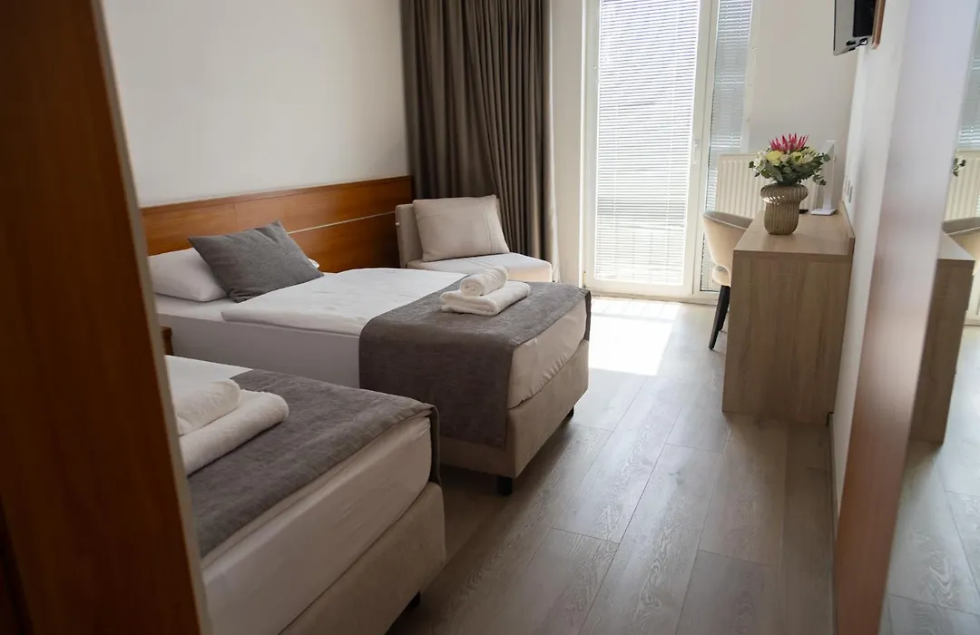 Hotel Creina-1