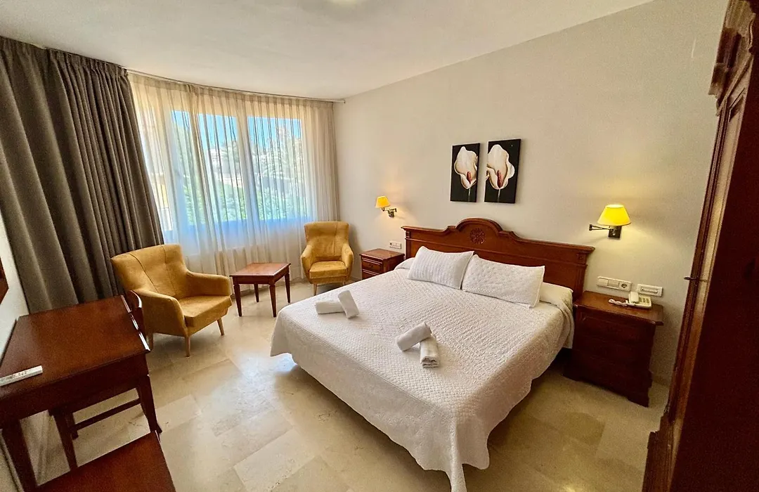 Aparthotel Bahia Pinosol-1