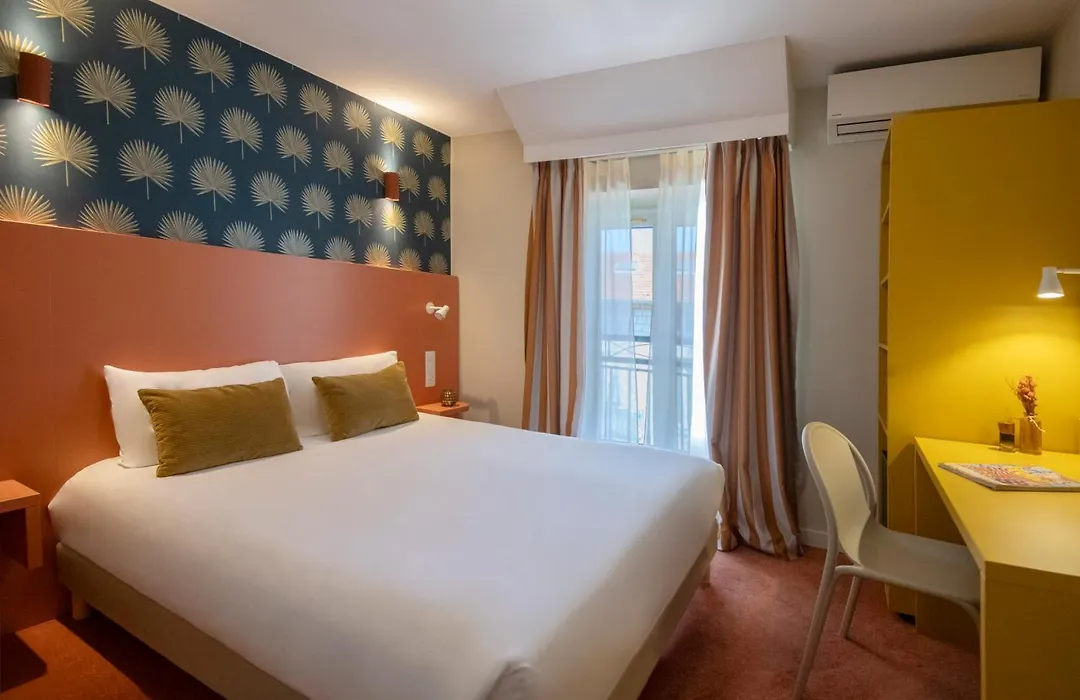 Hotel Du Midi-1