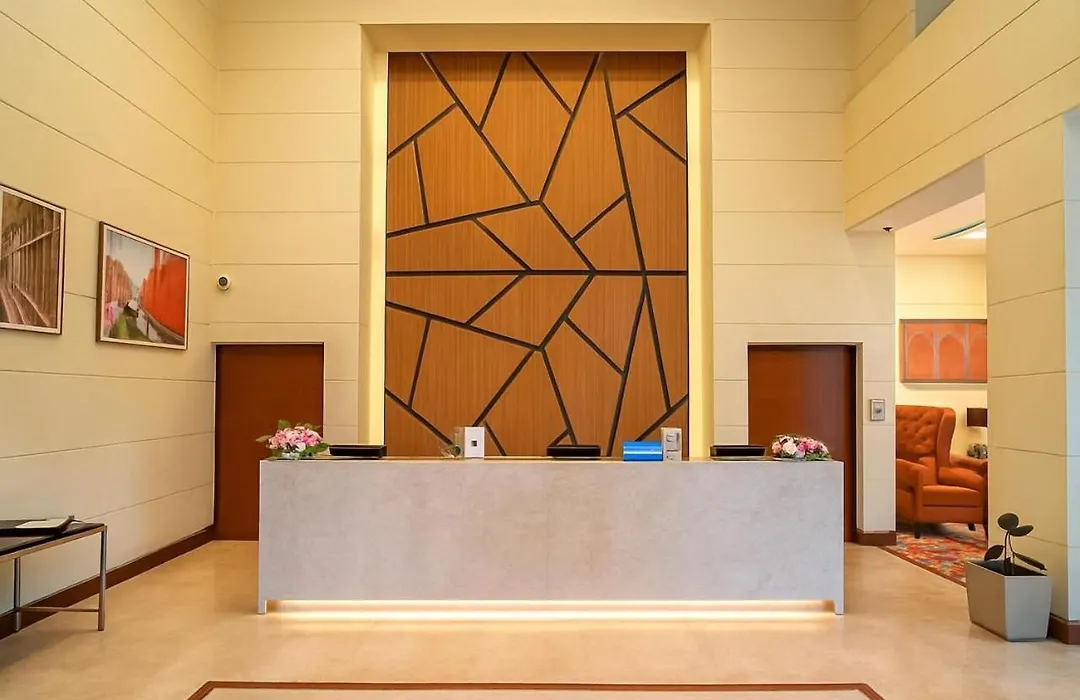 Hilton Garden Inn New Delhi/Saket-1