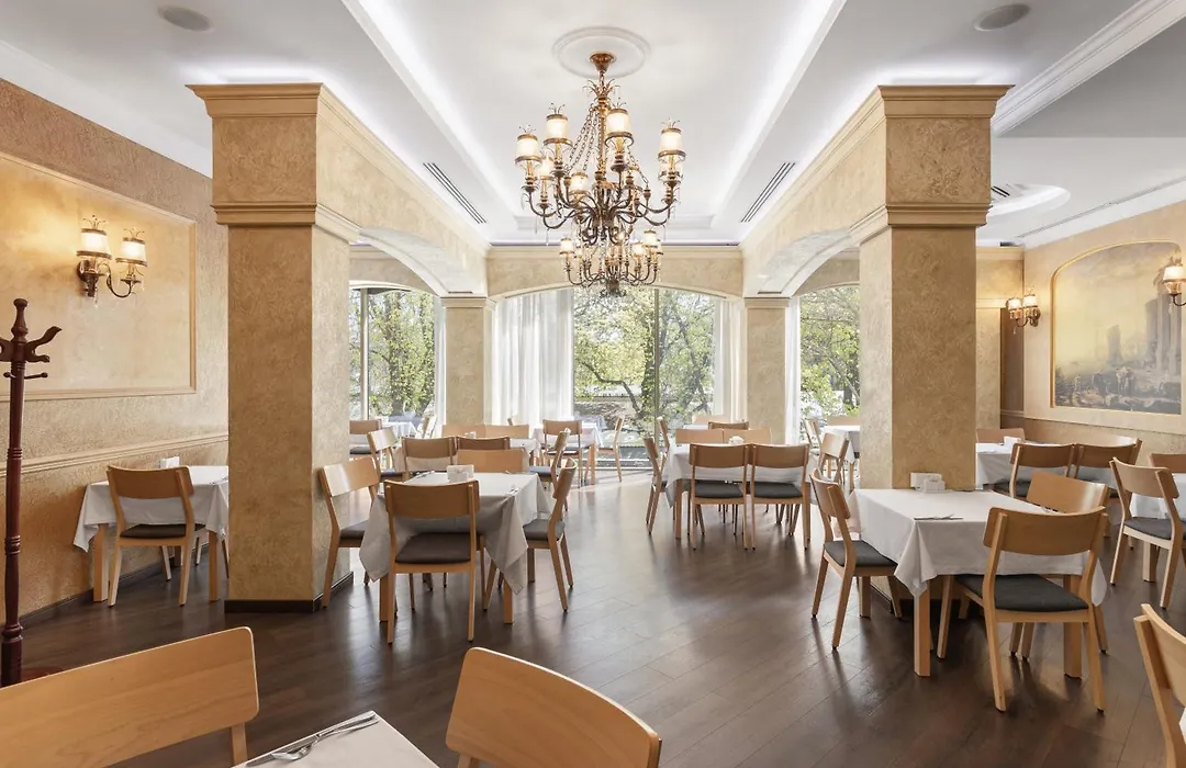 Alexandrovskiy Hotel-1