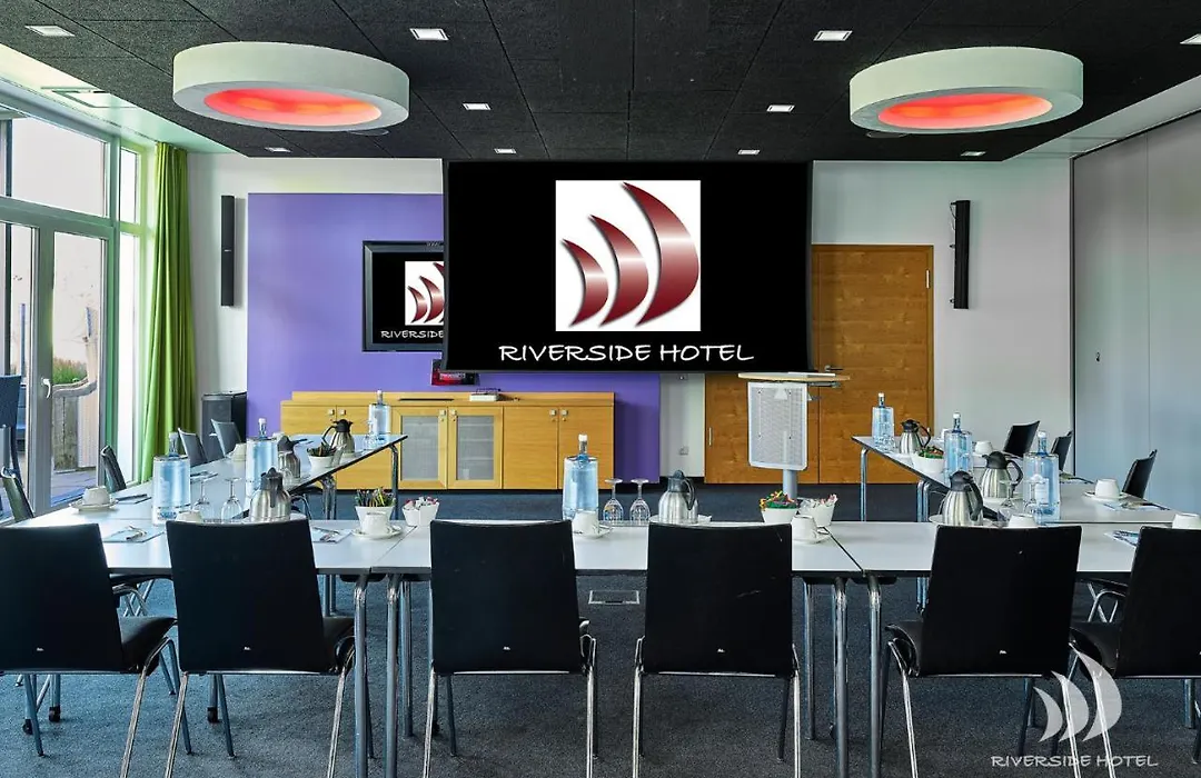 Riverside Hotel-1