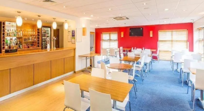 Travelodge Stansted Great Dunmow-1