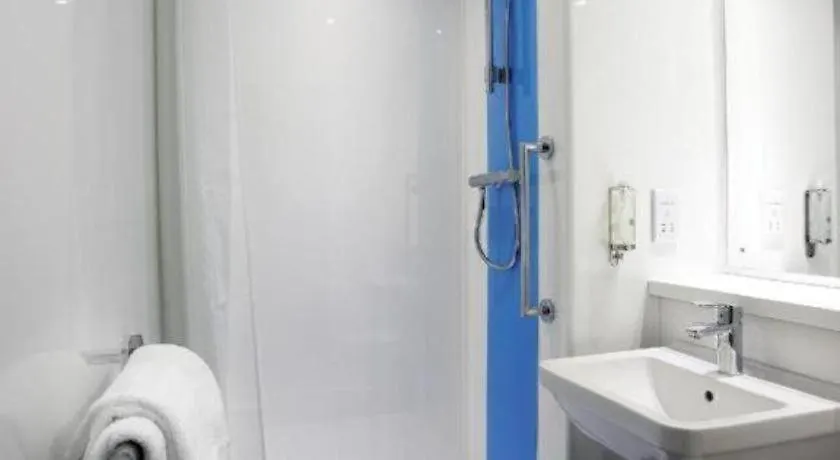 Travelodge Southport-1