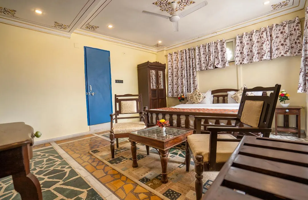 The Lake View Hotel- On Lake Pichola-1