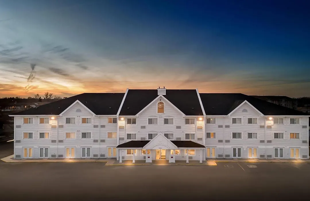 Travelodge Suites By Wyndham Regina - Eastgate Bay-1
