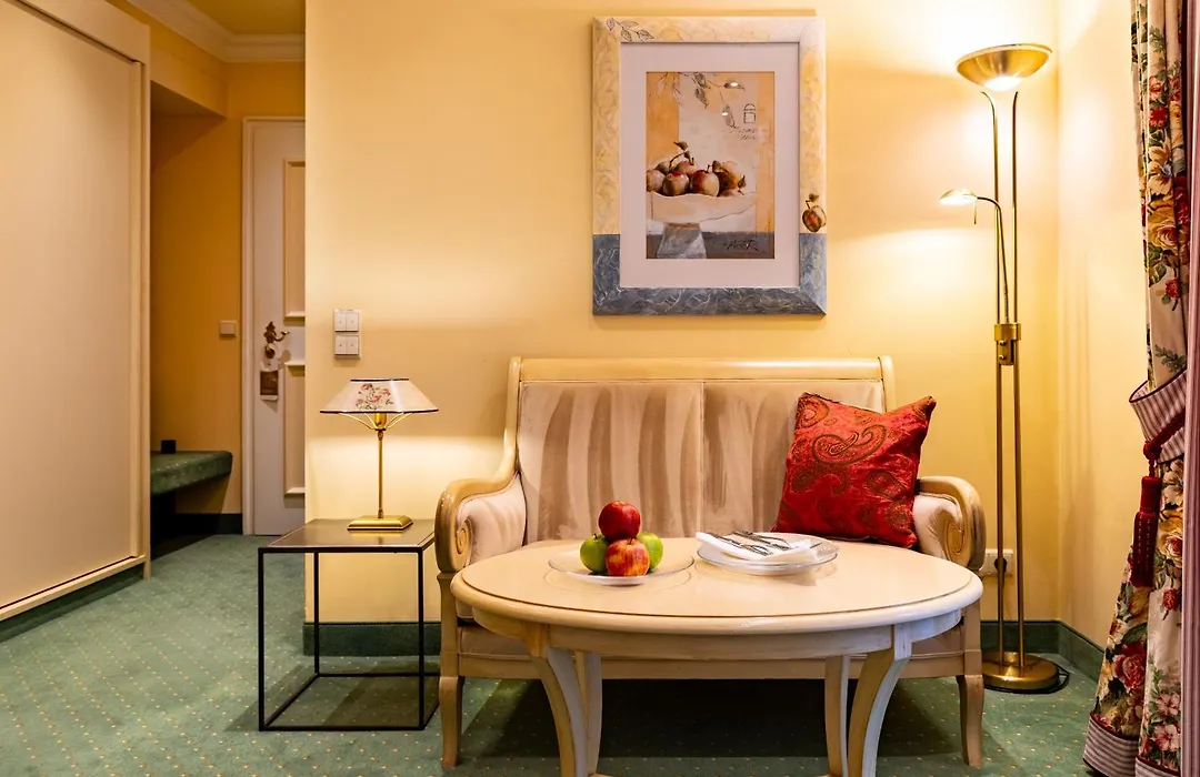 Relais&Châteaux Hotel Schwarzmatt-1