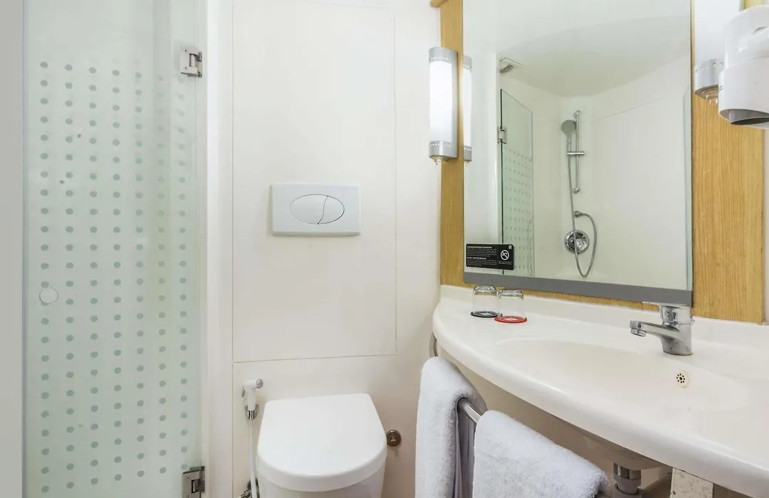 Ibis Jakarta Senen-1