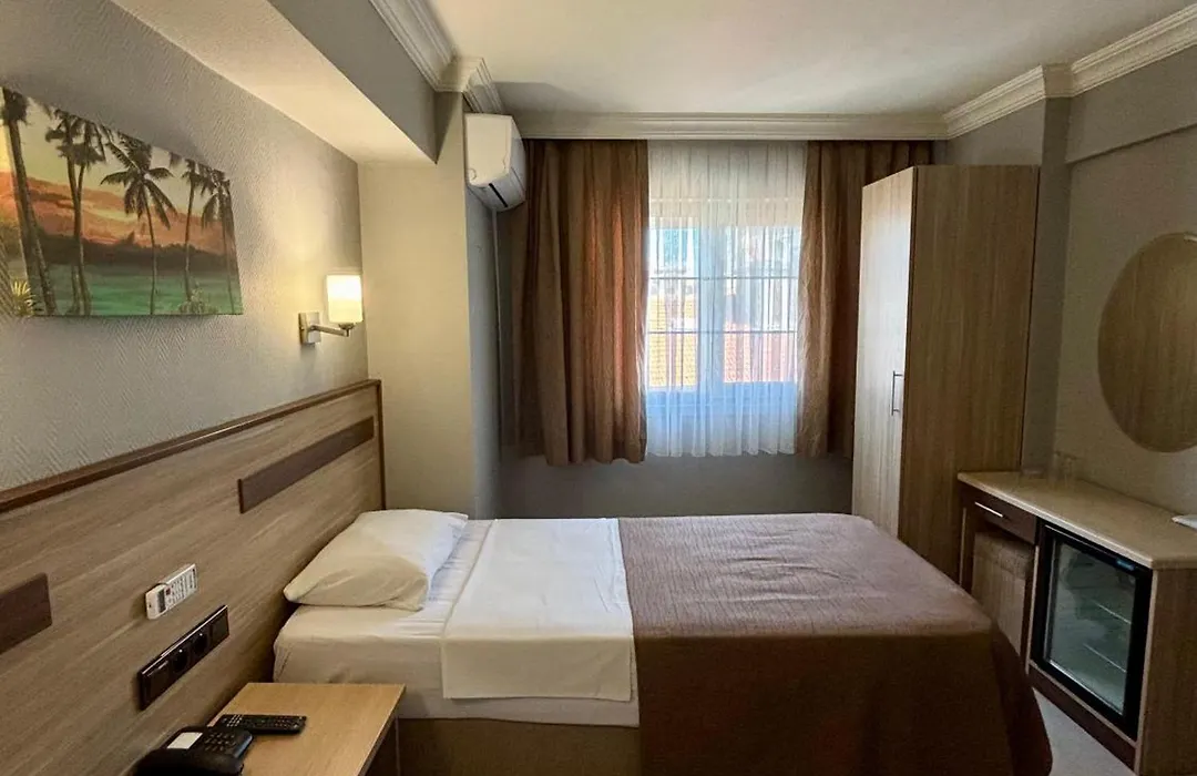 Gold Hotel-1