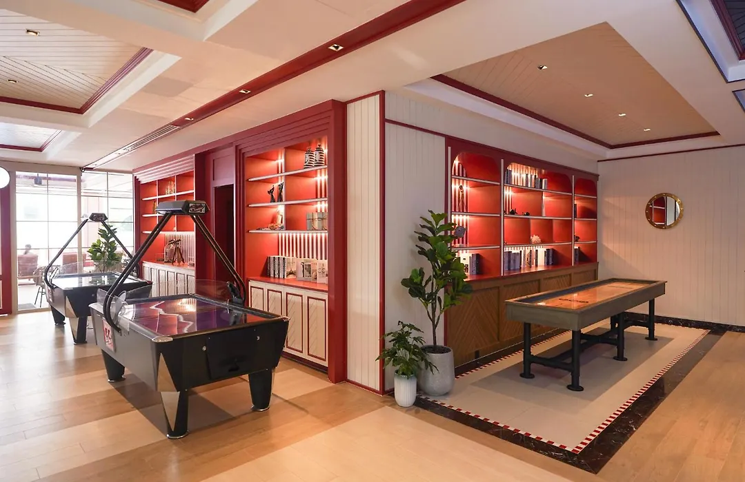 The Cruise Hotel-1