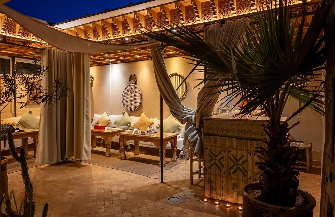 Riad Miss Caracal Jacuzzi & Rooftop-1