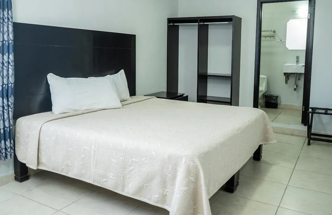 Hotel Tampico Express-1
