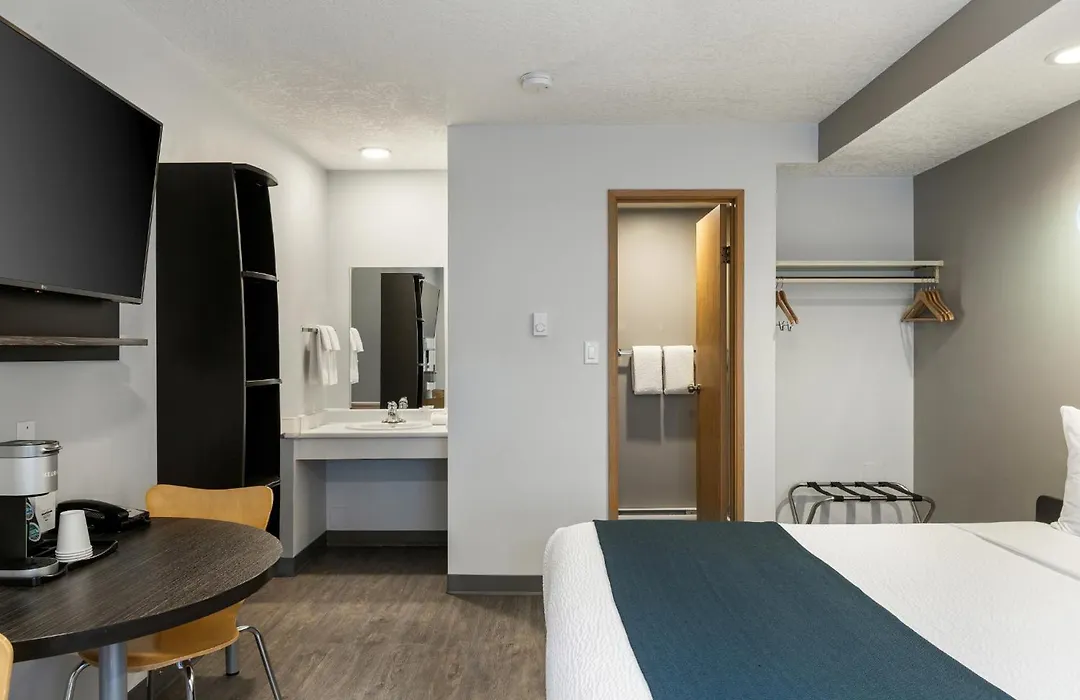 Motel 6-Saanichton, Bc - Victoria Airport-1