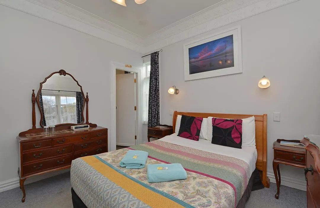 Richmond Guest House-1