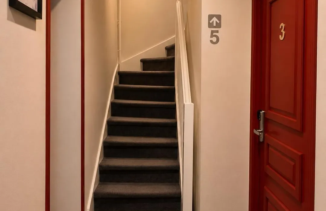 Hotel Une Chambre En Ville-1