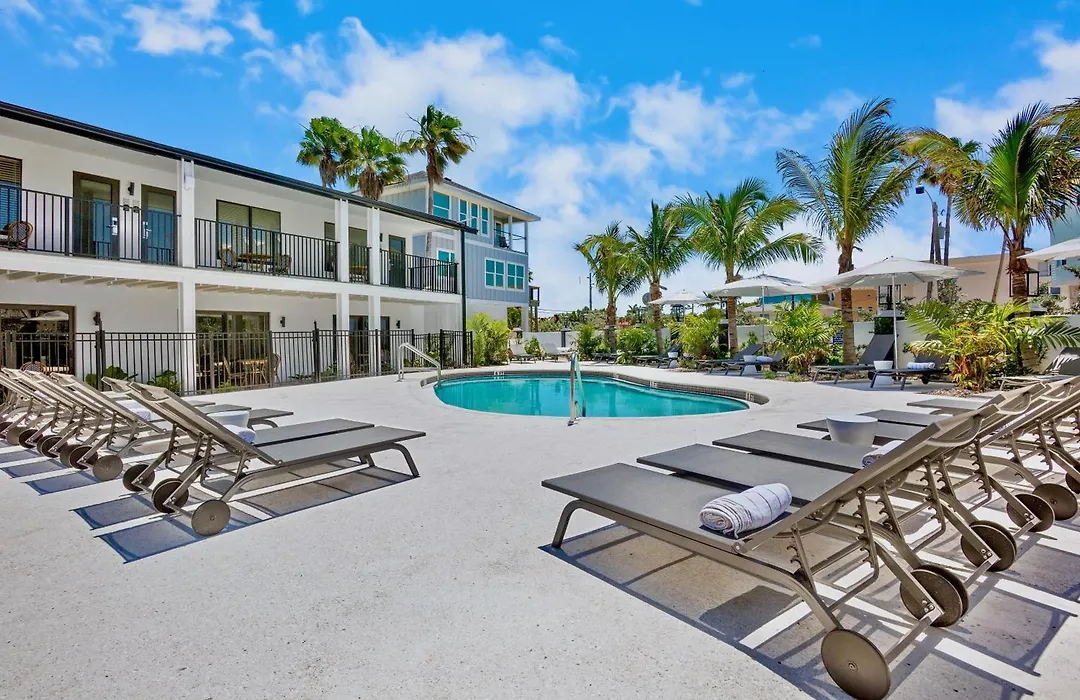 Tropic Isle At Anna Maria Island Inn-1