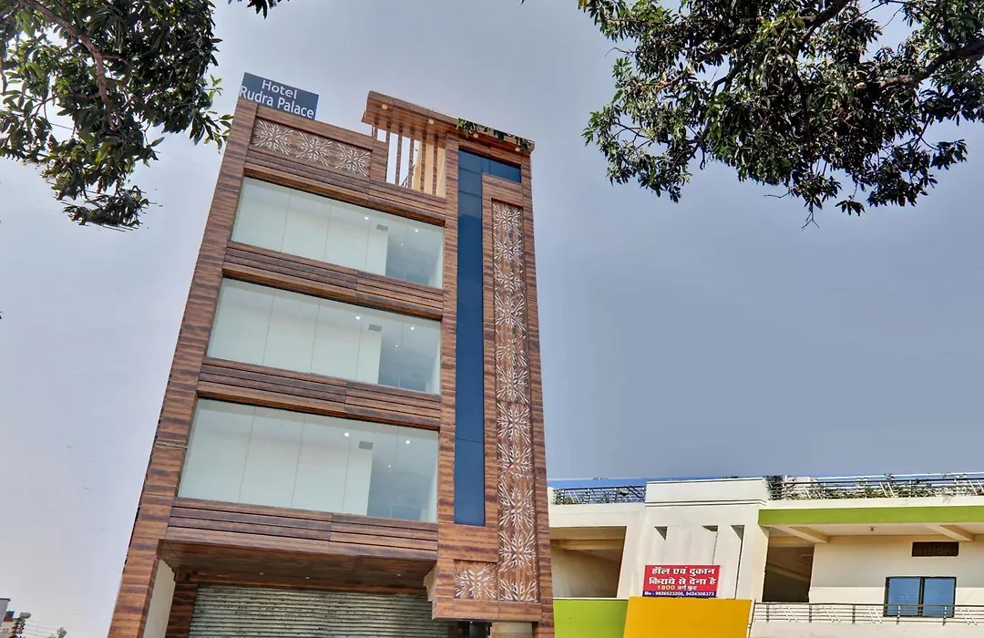 Hotel O Rudra Palace Near Phoenix United Lucknow-1