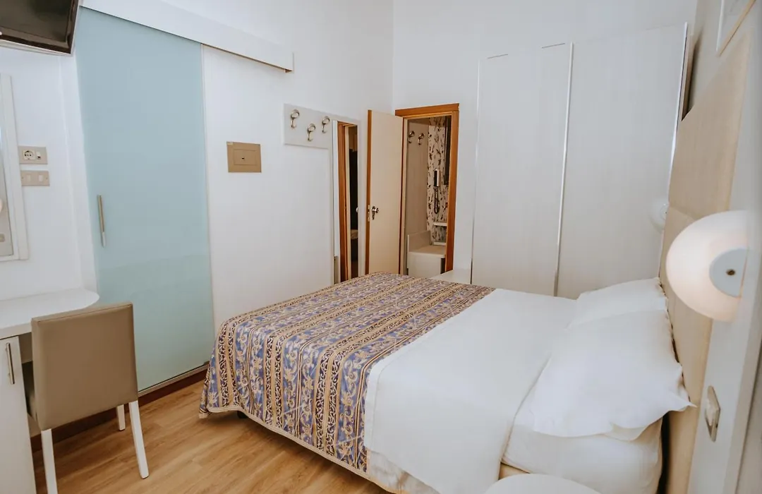 Hotel Gabriella-1