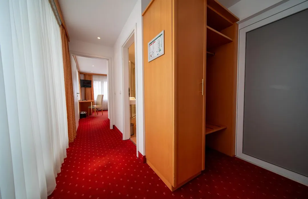 Hotel Mondial Munich-1