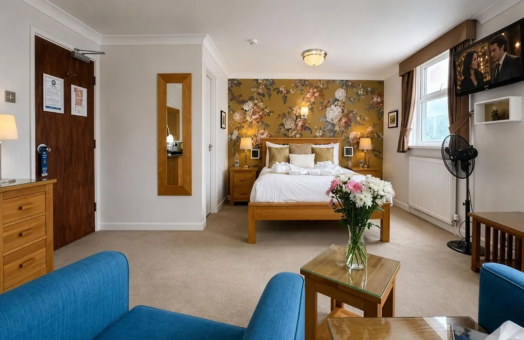Riviera Lodge Hotel-1