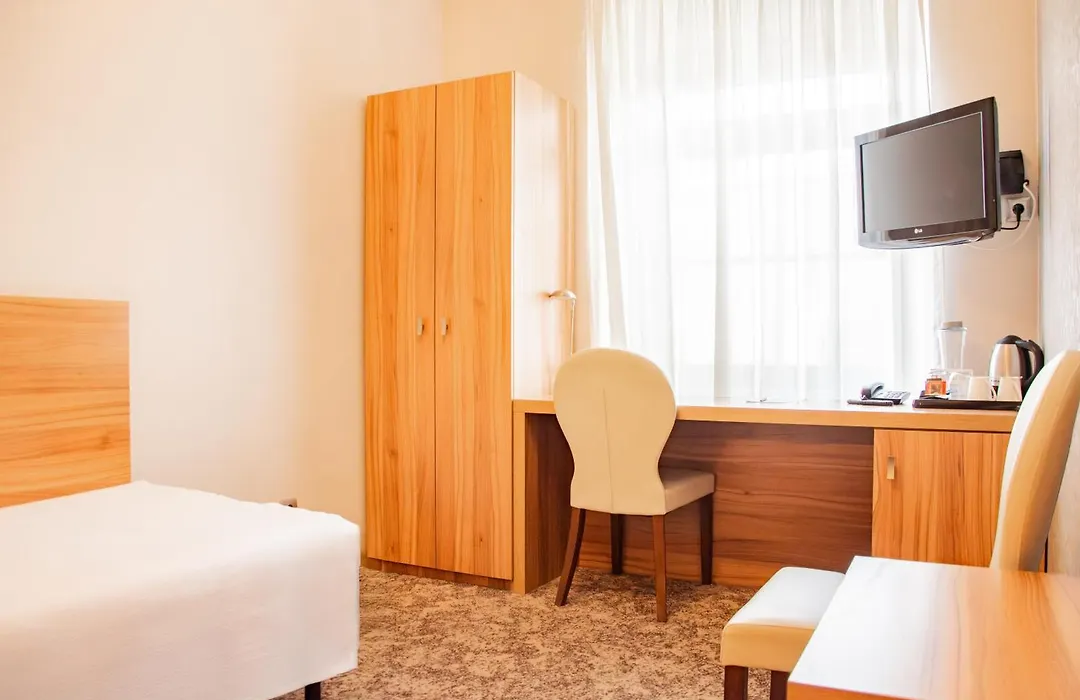 Tulip Hotels - Wroclaw Patio-1