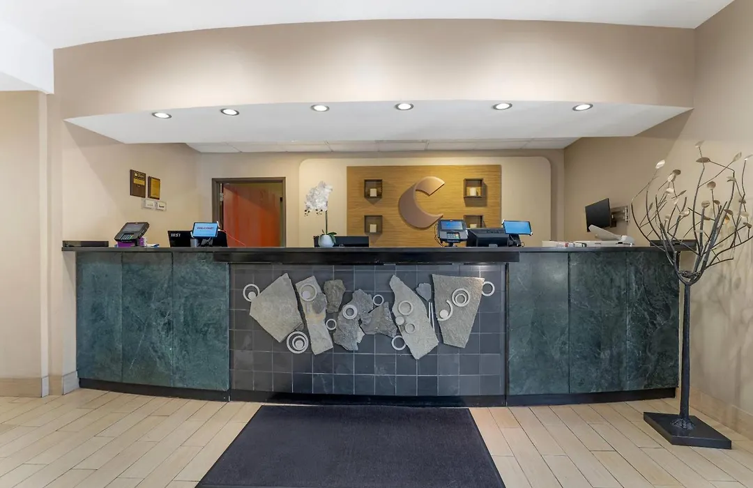 Comfort Suites Pittsburgh Airport-1