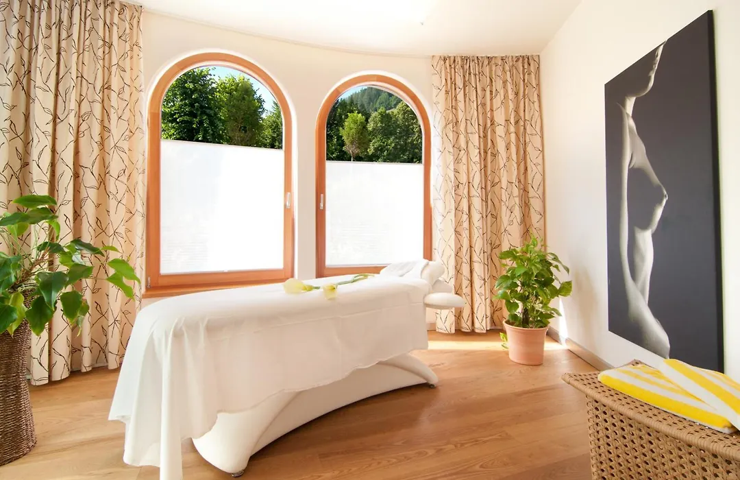 Thermenwelt Hotel Pulverer-1