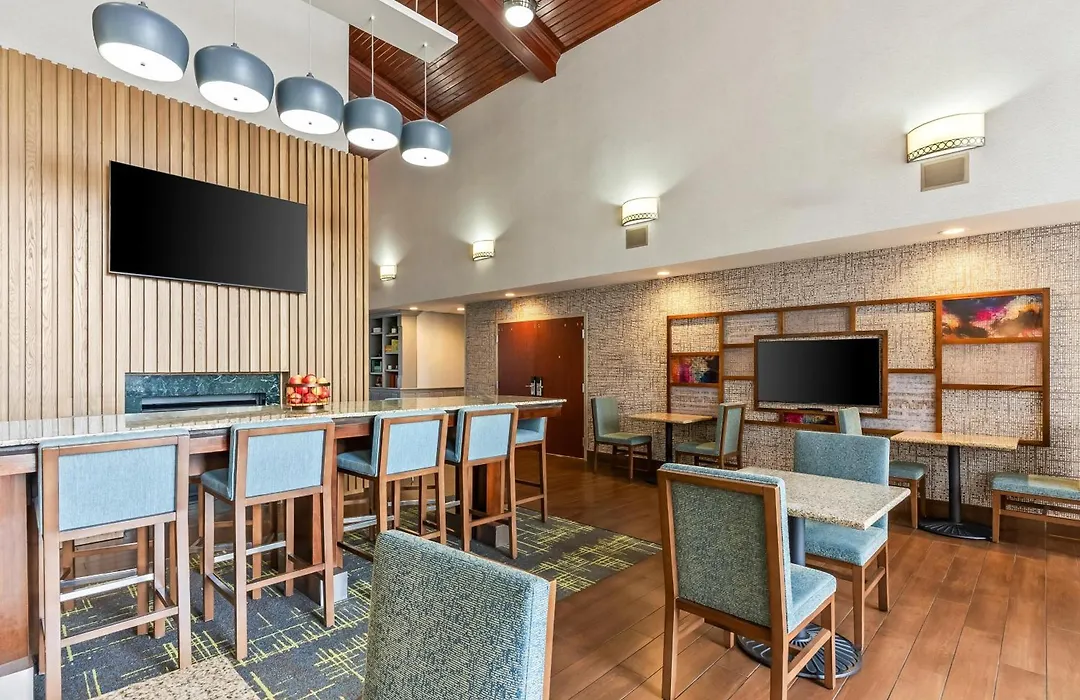 Hampton Inn & Suites Scottsburg-1