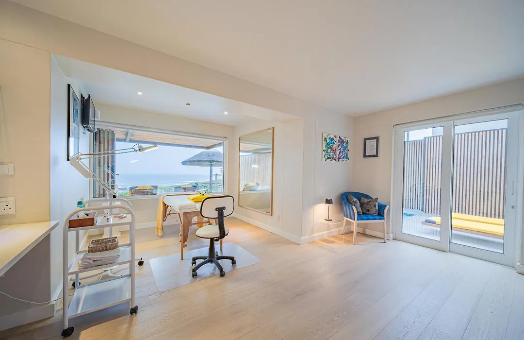 Crayfish Lodge Sea & Country Guest House-1