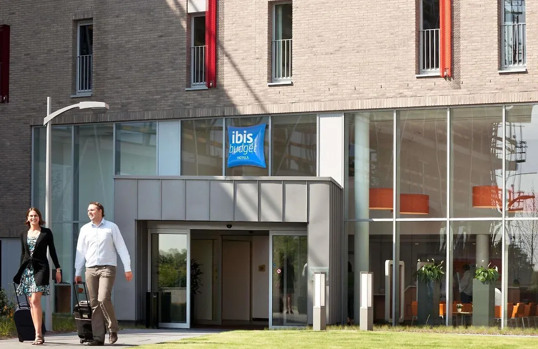 Ibis Budget Brugge Centrum Station-1