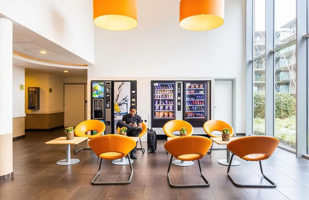 Ibis Budget Brugge Centrum Station-1