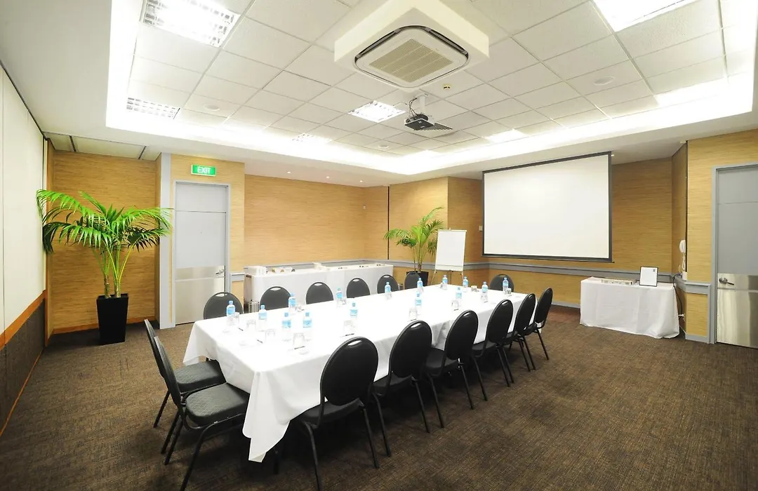Quality Hotel Lincoln Green-1