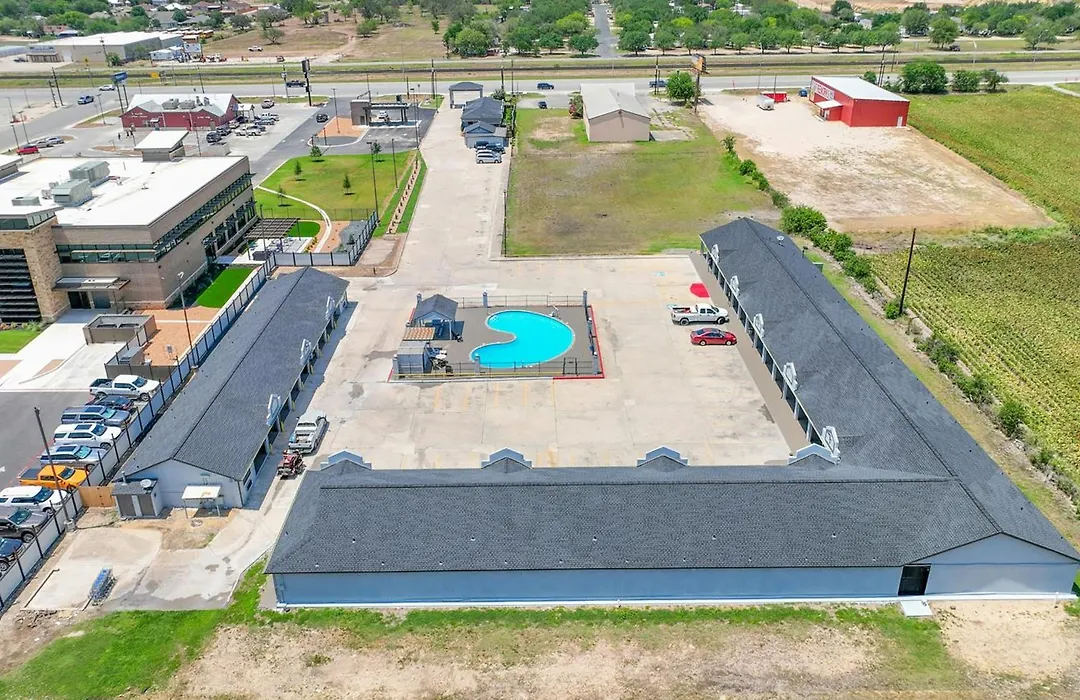 Executive Inn Hondo-1