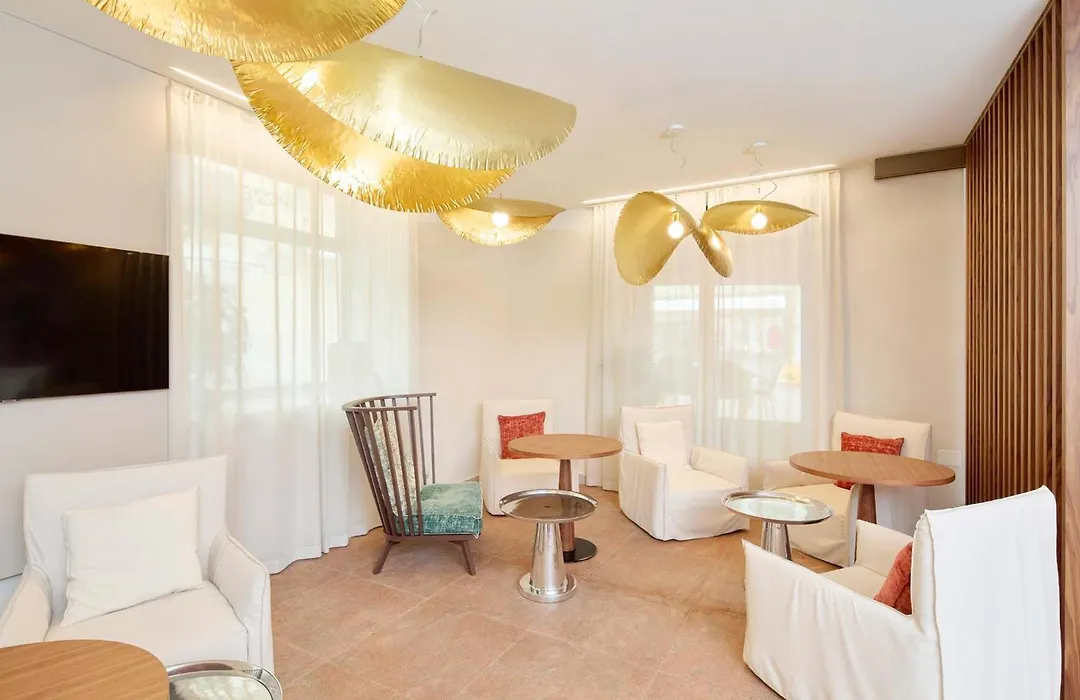Hotel Centrale-1