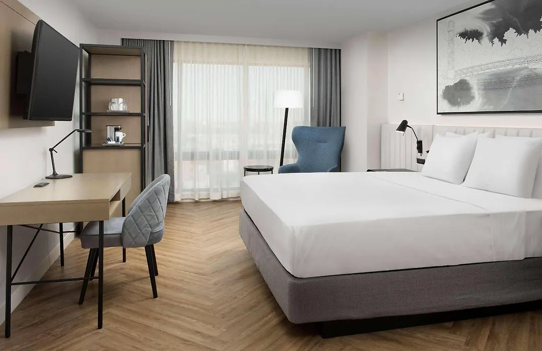 Radisson Blu Fargo-1