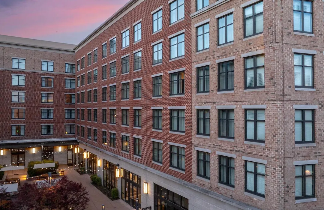 Courtyard By Marriott Richmond Downtown-1