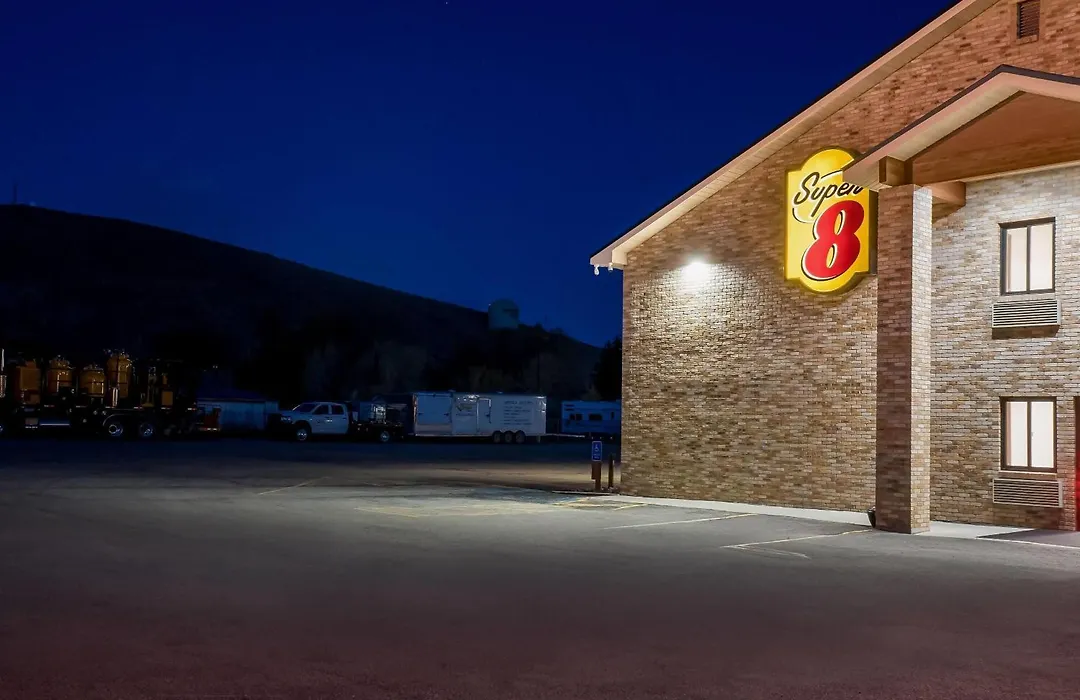 Super 8 By Wyndham Montpelier - Bear Lake-1