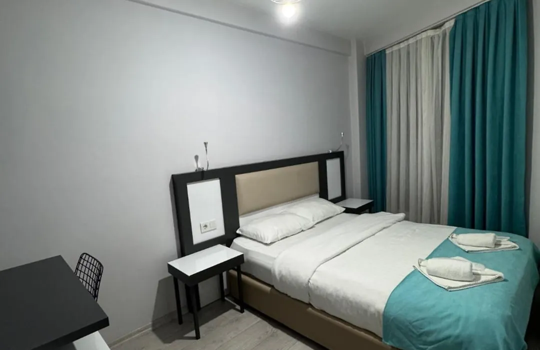 Arya Hotel-1