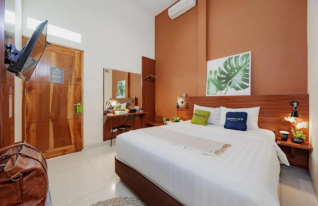 Urbanview Darmo Residence Bandung-1