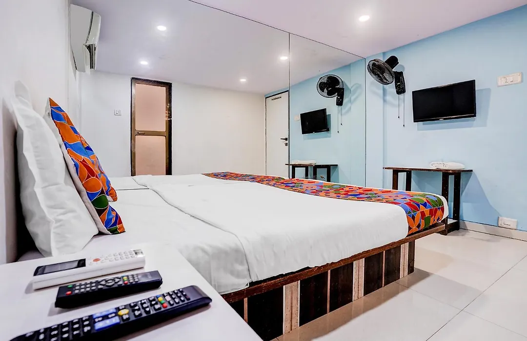 Fabhotel Blue Light-1