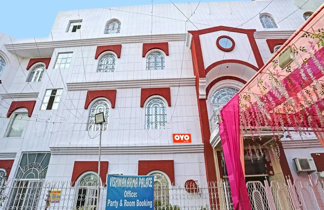 Hotel O Raas Near Hira Sweet-1